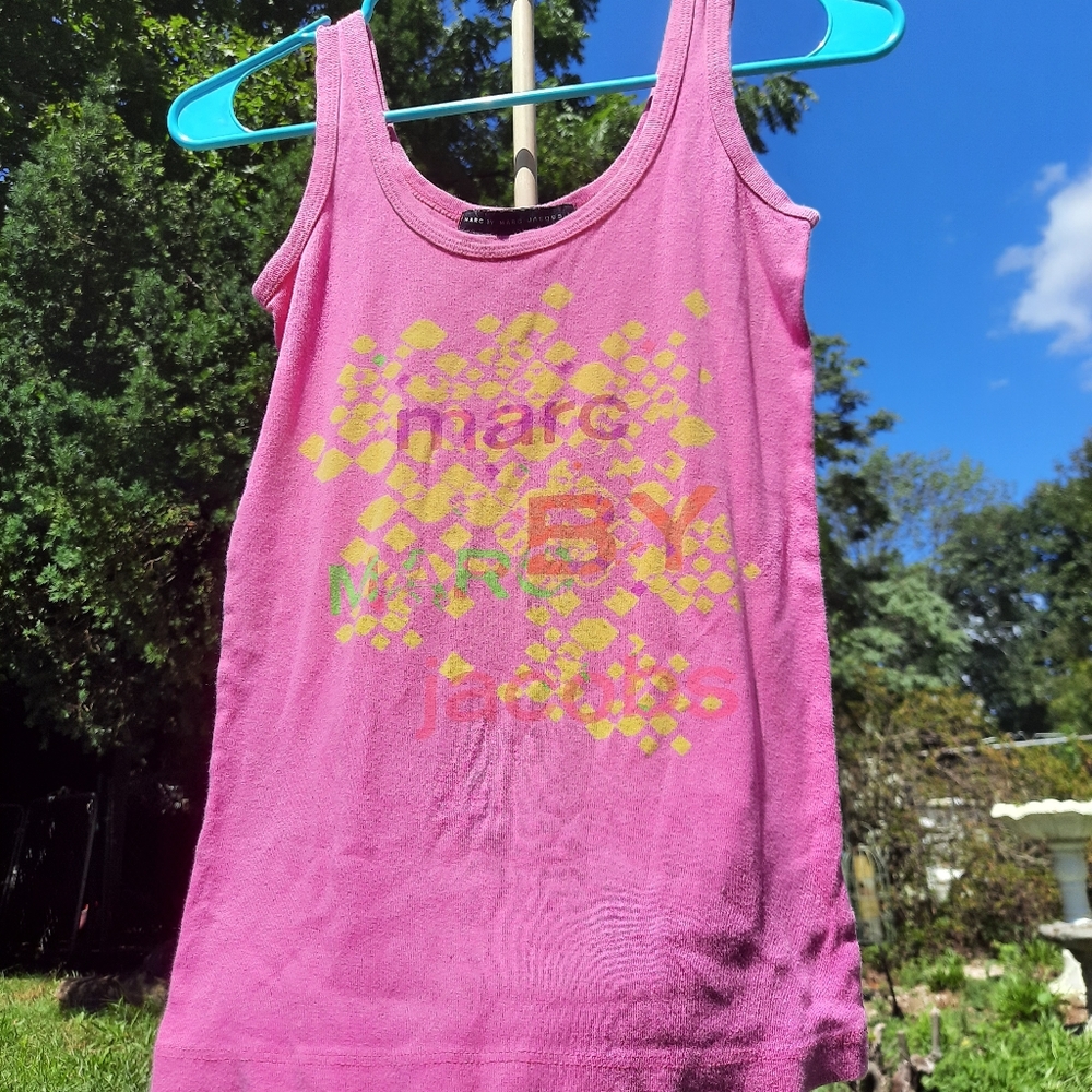 2000s Marc Jacobs Pink Graphic Tank 💗